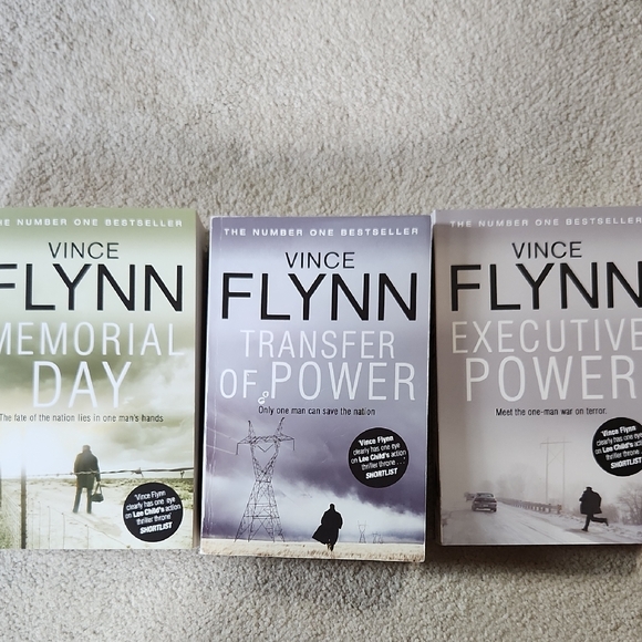 Vince Flynn Paperback Books - Set of 3 - Picture 1 of 7